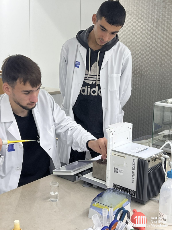 Stagiul de practică a tinerilor specialiști de la CEE la INM